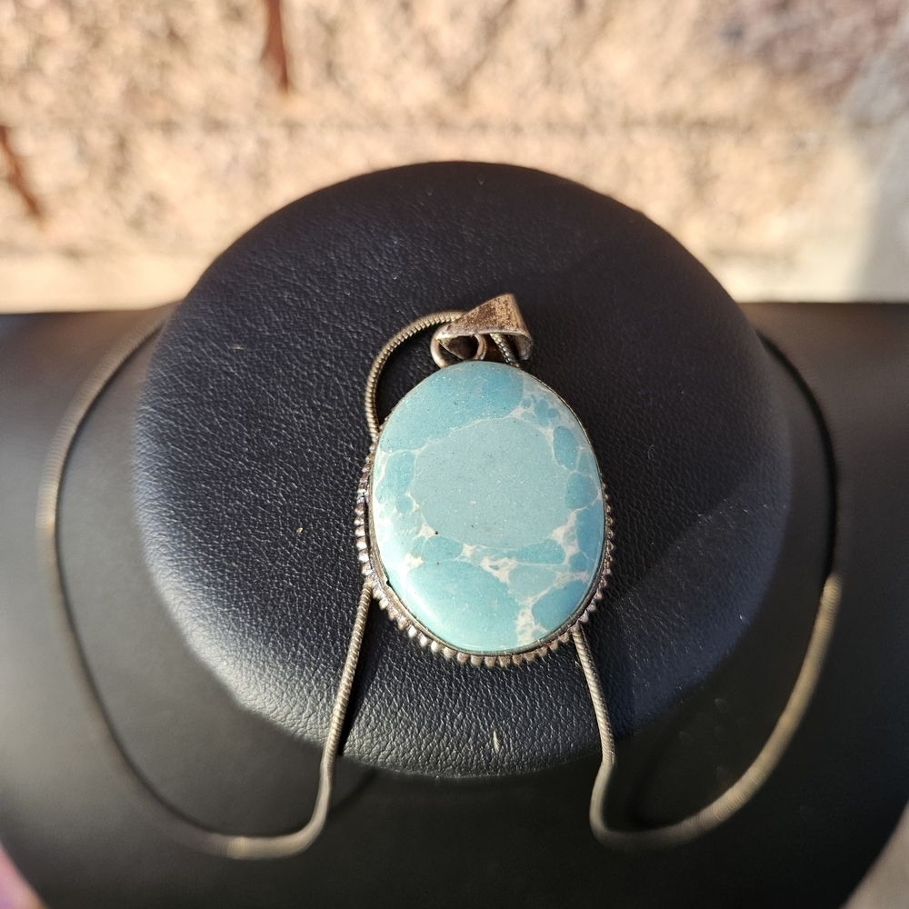 Elegant Turquoise Pendant Necklace